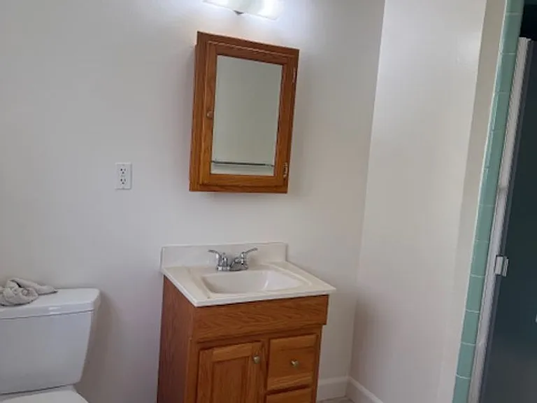 544 Van Buren St — Photo 8