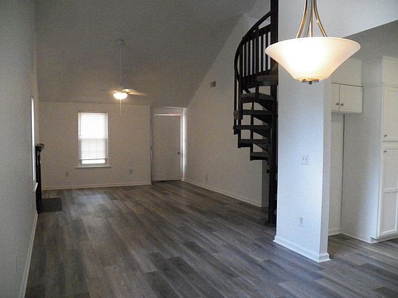 5th image of 105 Commons Way