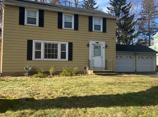 25 Fairlawn Dr, Rochester, NY 14617