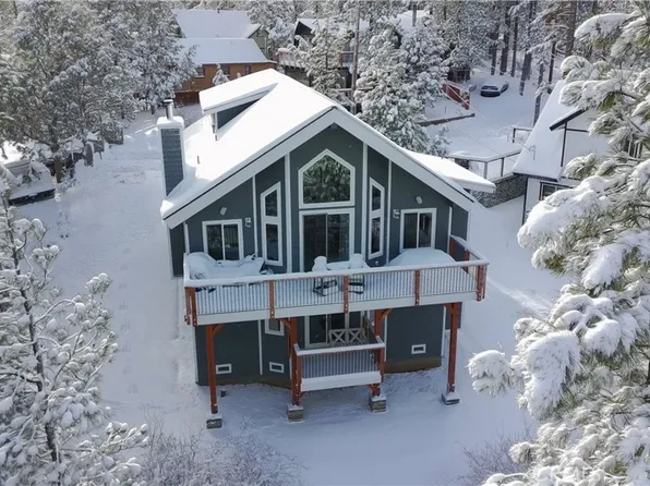 313 Hilltop Ln, Big Bear City, CA 92314