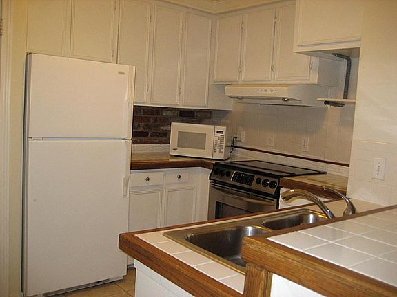 4th image of 4944 Woodway Dr APT 22