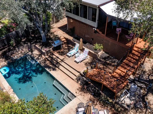 12725 Erin Dr, Auburn, CA 95603