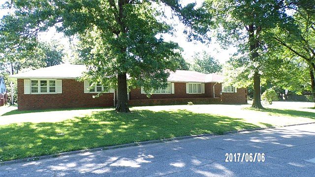 1st image of 211 Crestwood Ln