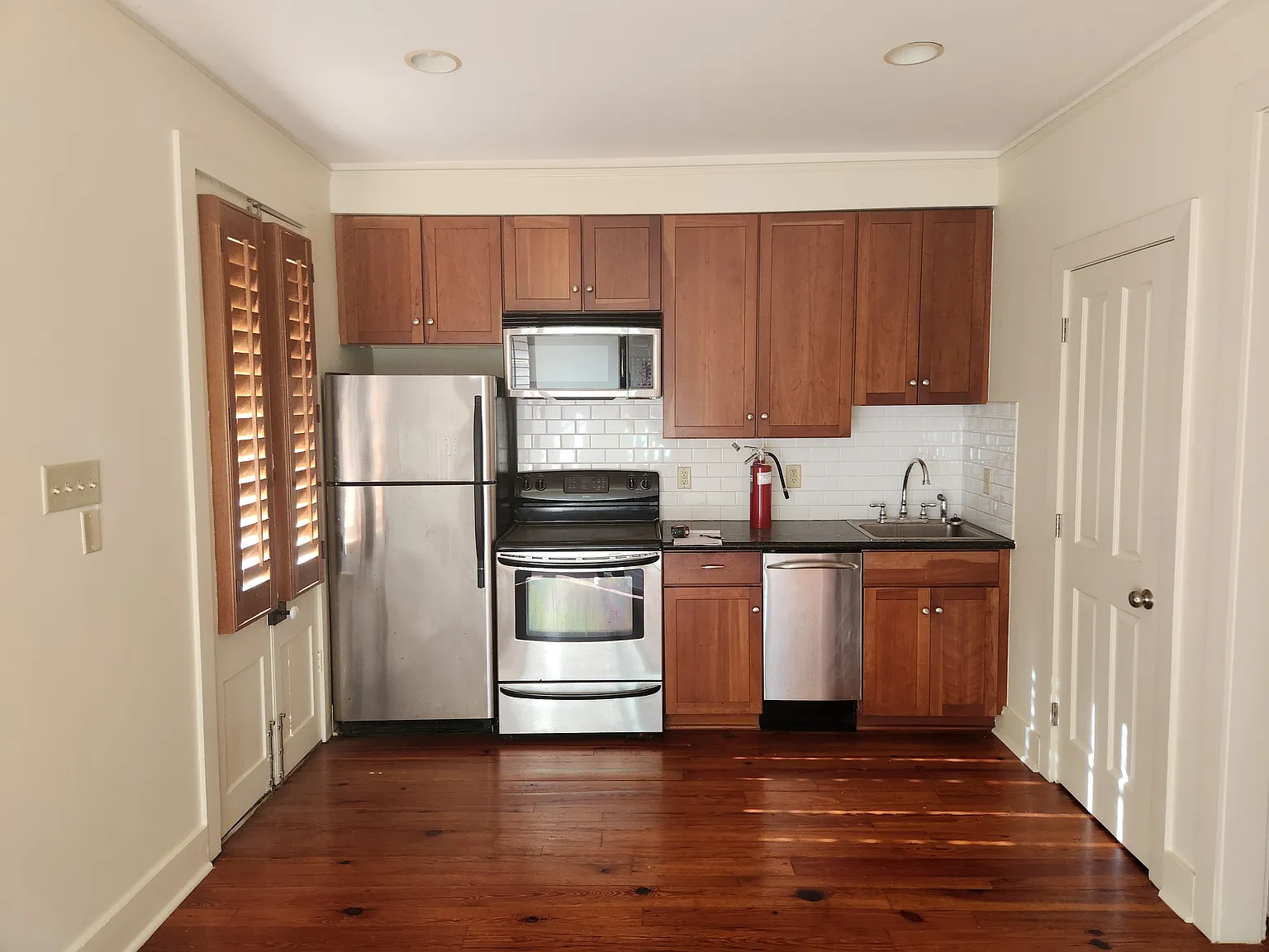 1025 Dumaine St — Photo 3