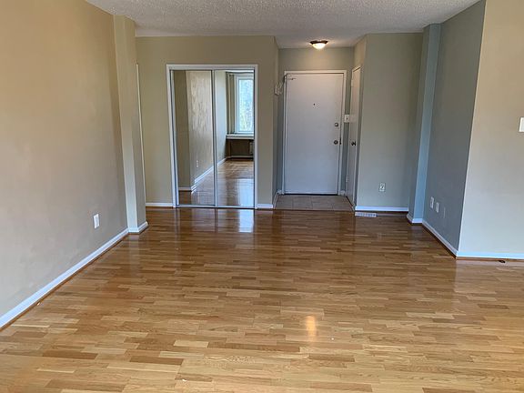 3rd image of 1730 Arlington Blvd APT 507