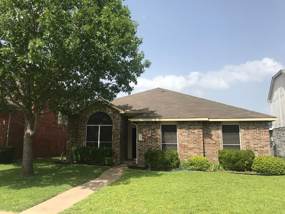 1st image of 2922 Lake Valley Dr