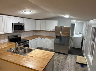 162 Pebblewood Dr, Charlestown, NH 03603