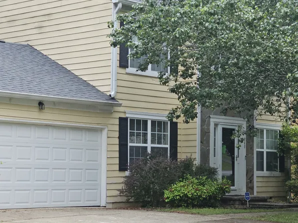 840 Revena Dr, Lithia Springs, GA 30168