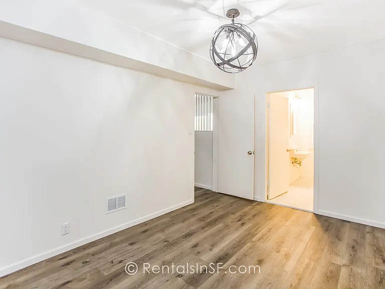 1215 2nd Ave #B — Photo 5