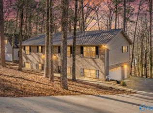 3608 Briarwood Ln, Guntersville, AL 35976