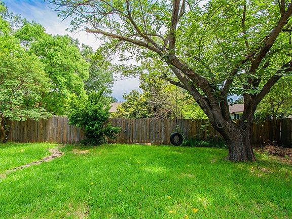 4th image of 922 Ravencroft Dr