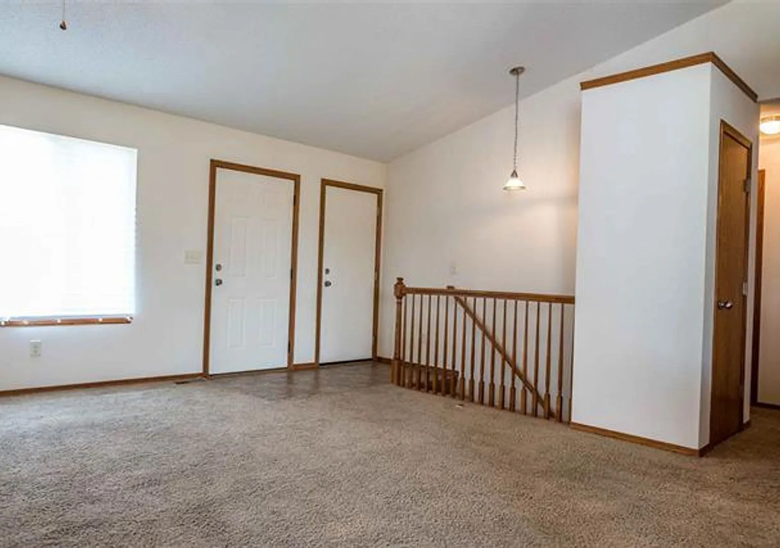11818 W Wilkinson Ct - 3 Bedroom, 3 Bathroom Home with 3 Car Garage - $1,900 — Photo 4