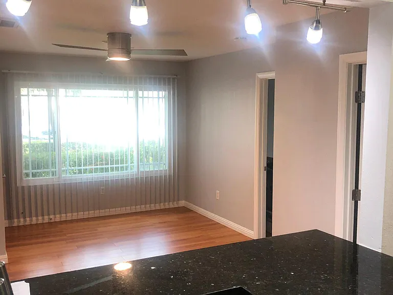 3914 W Victory Blvd #102 — Photo 6