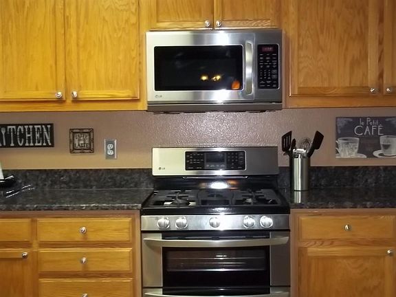 5th image of 16710 Emerson Ct