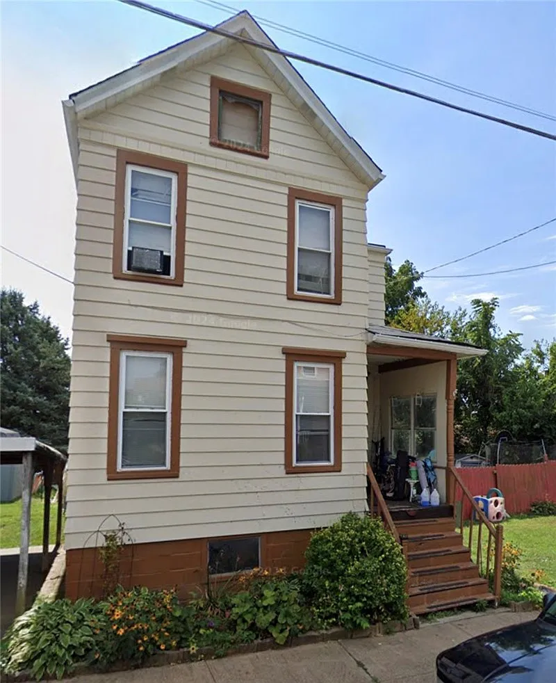 3 bed, 1092 sqft, $1,000 — Photo 1