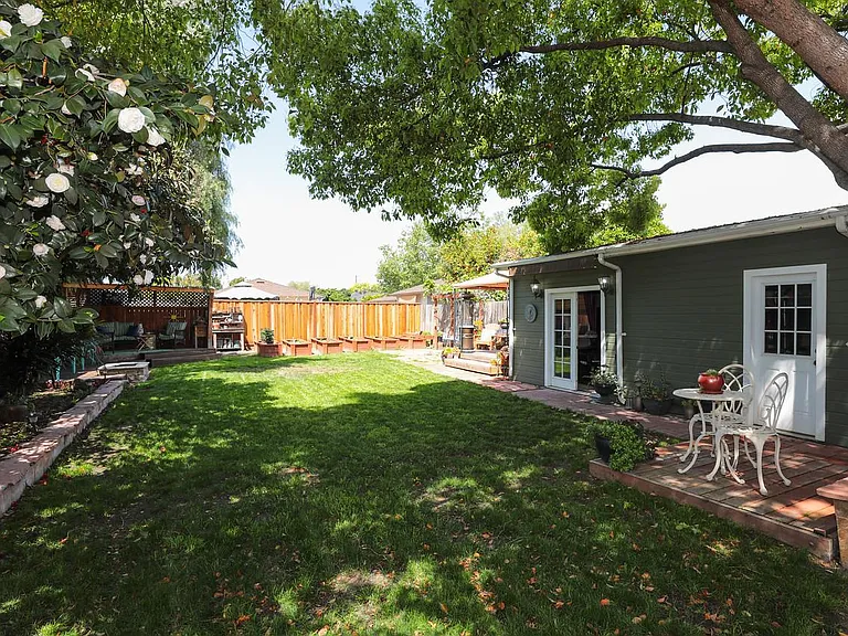 685 E Taylor St — Photo 10
