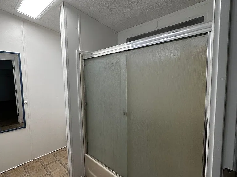 2381 E Butler Ave — Photo 10