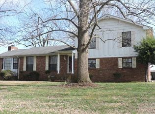 1157 Woodvale Dr, Gallatin, TN 37066