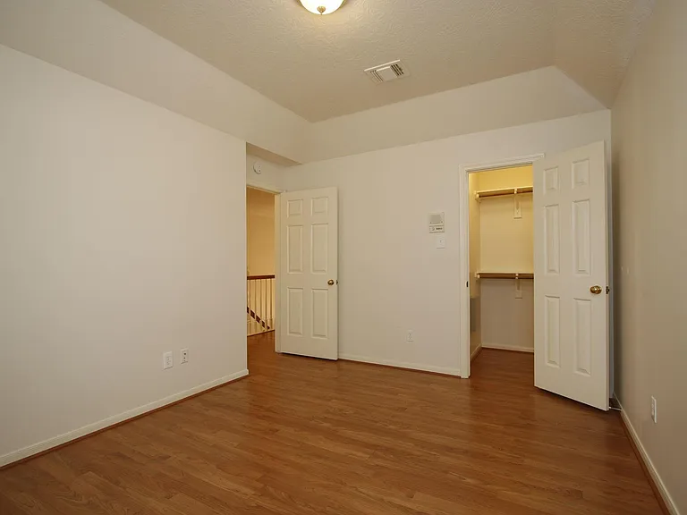 13618 Shadow Falls Ct — Photo 27