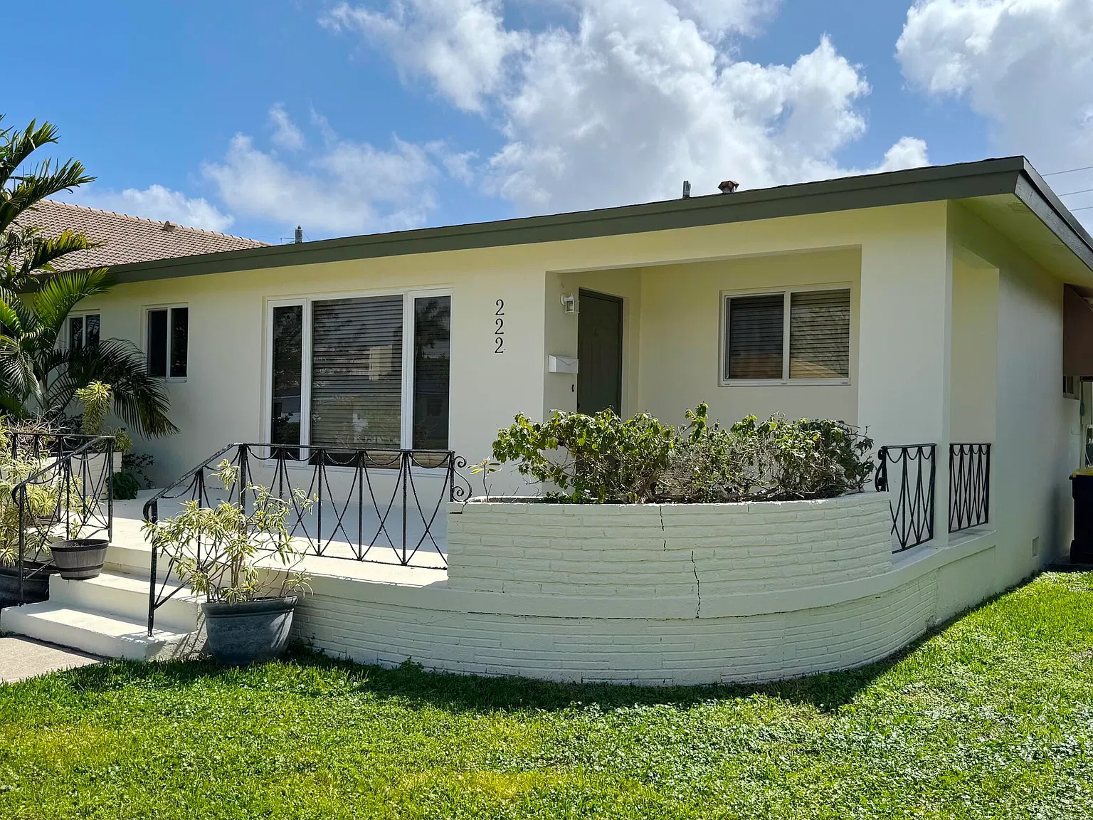 3 bed, 3.0 bath, 1575 sqft, $4,000 — Photo 2