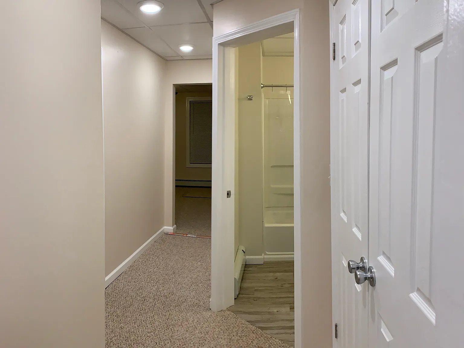 3 bed, 1.5 bath, 870 sqft, $1,525 — Photo 3