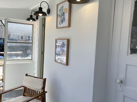 5th image of 319 Charlotte Ave