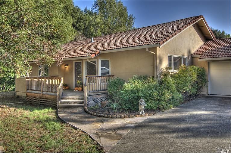 1st image of 1018 Borrette Ln