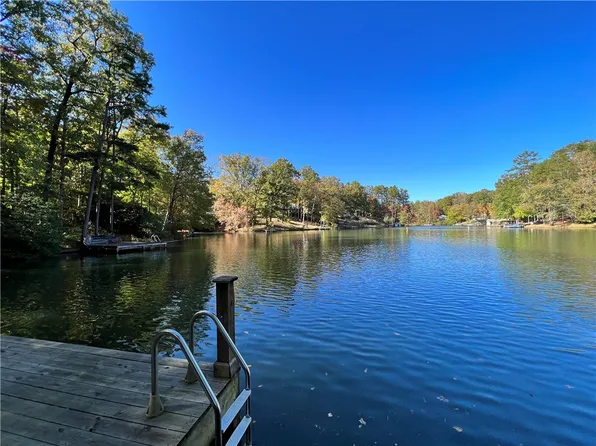 747 Red Oak Dr, Tamassee, SC 29686