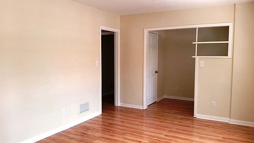 5th image of 215 Oviedo St