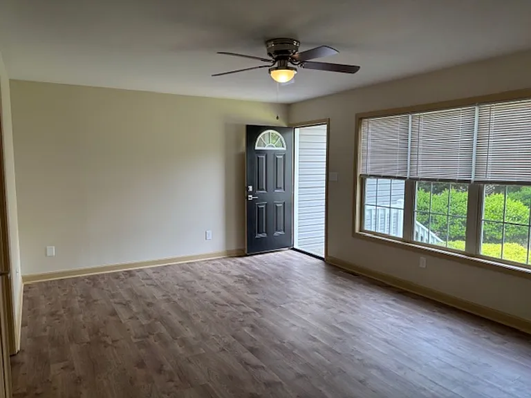 2942 Forest Park Dr — Photo 3