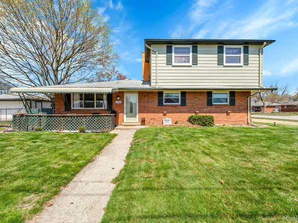 31530 Tyler St, Wayne, MI 48184