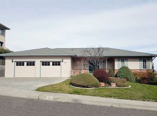 202 Kranichwood Ct, Richland, WA