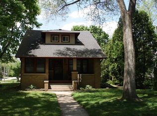 1520 Lake Dr, South Milwaukee, WI 53172