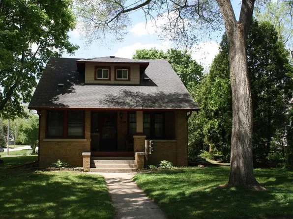 1520 Lake DRIVE, South Milwaukee, WI 53172