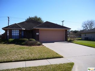 207 Windwood Ln, Victoria, TX 77904