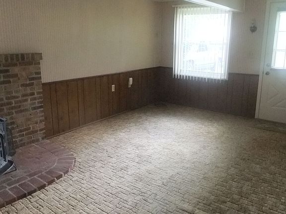 3rd image of 929 Whitehall Dr