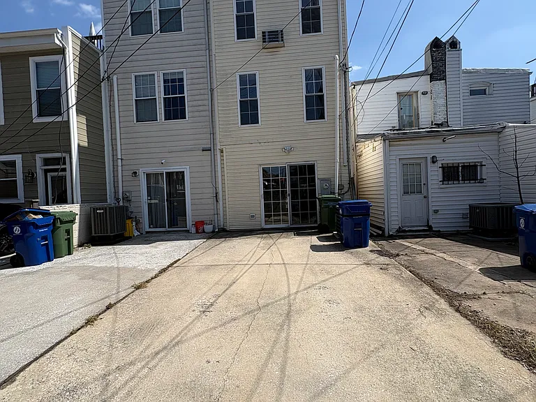2834 Hudson St — Photo 41