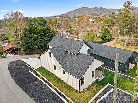 3rd image of 10 Overlook Pl