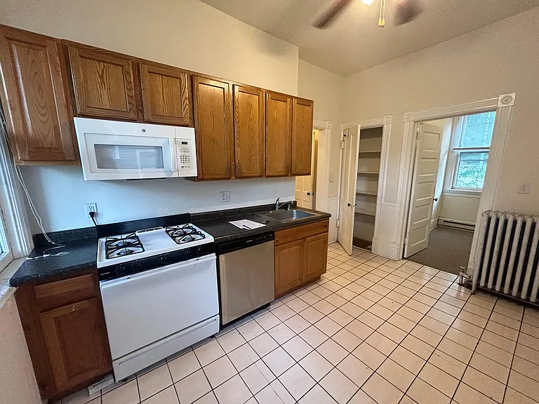319 N Pinckney St #1 — Photo 5