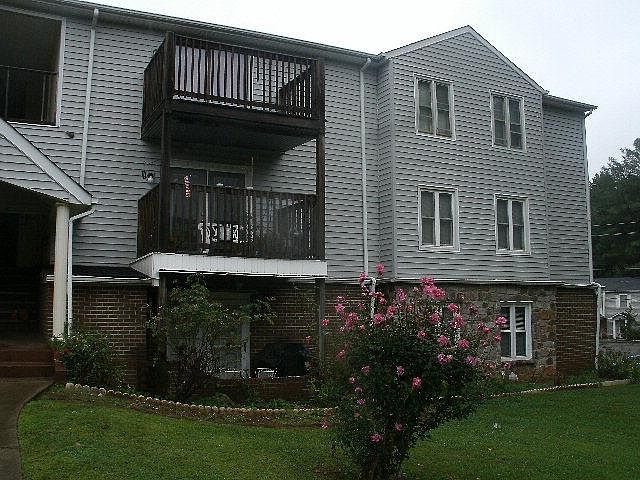 1st image of 225 Seminole Trl APT J