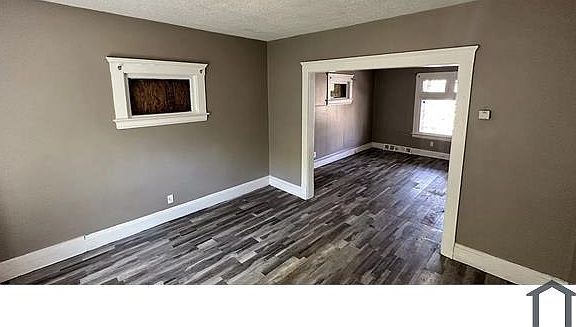 3rd image of 13310 Durkee Ave