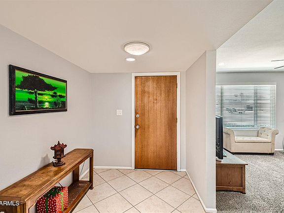 3rd image of 2335 W Catalina Ave