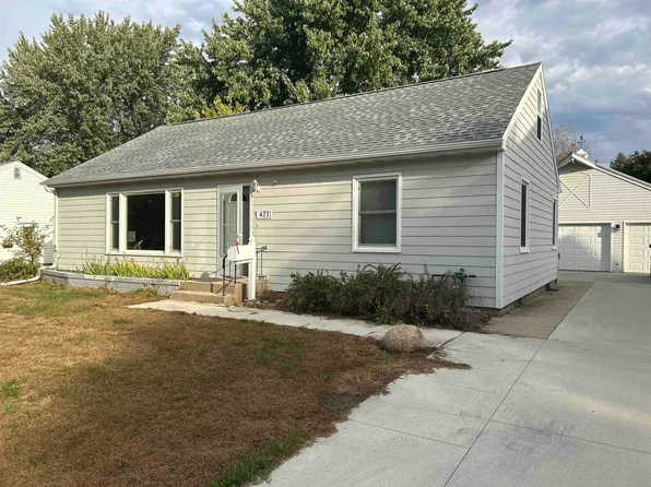 421 W 11th St, Spencer, IA 51301