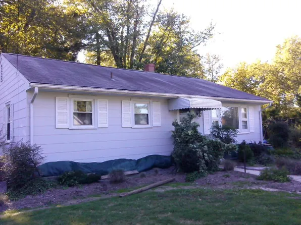 60 Summers Ln, White Stone, VA 22578