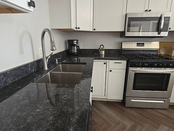 5th image of 715 S Laguna Ave #B