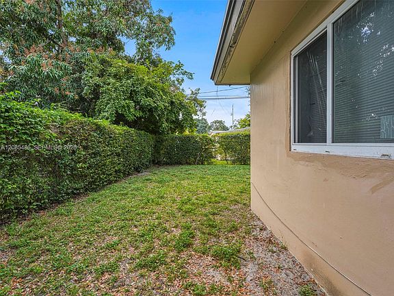 5th image of 1460 NW 52nd St #2