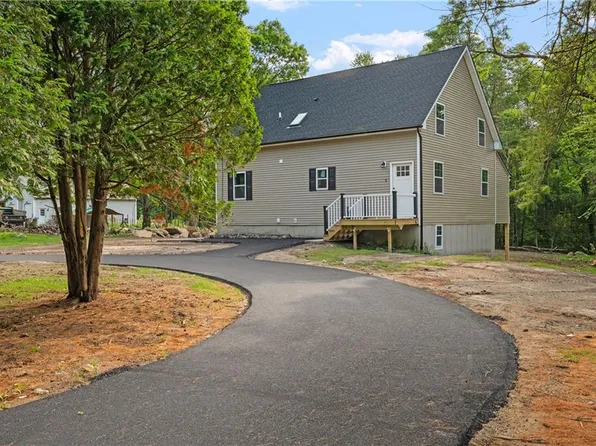 5 Shippee Schoolhouse Rd, Foster, RI 02825