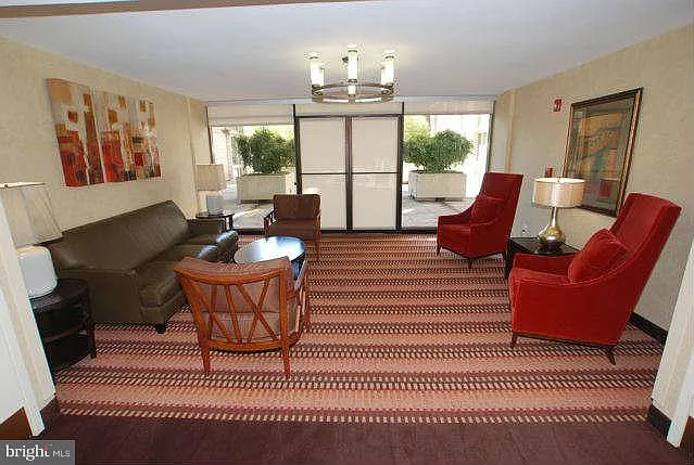 Claridge House — Photo 3