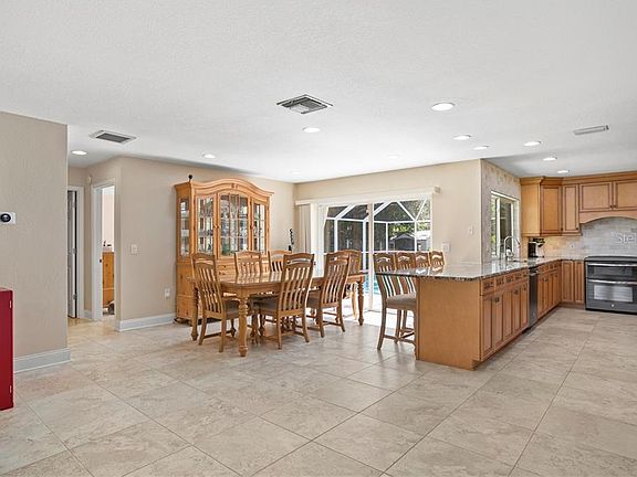 5th image of 13921 Spoonbill Ln