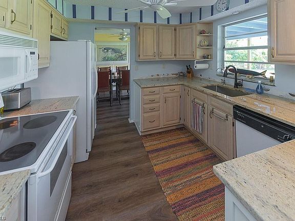 4th image of 2265 Longboat Dr